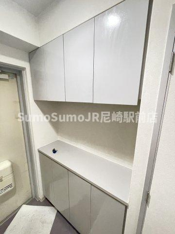 グレート・フューチャーPARTⅡの玄関|明るい玄関です