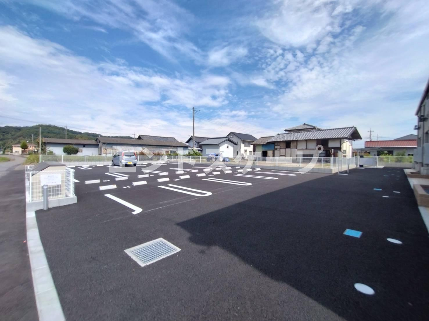 ブーケの駐車場|高崎、前橋のお部屋探しはエンドスケープまで！お客様の理想お聞かせ下さい♪