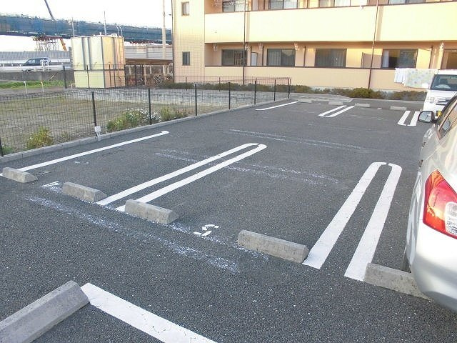 ゴールド　フォレストの駐車場