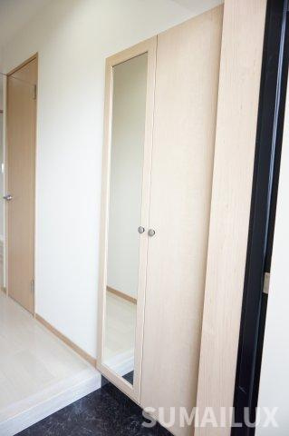 サードステージStの玄関