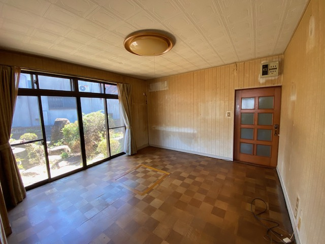 【居間・リビング】 | 柳井・サンビーム近く(商談中)