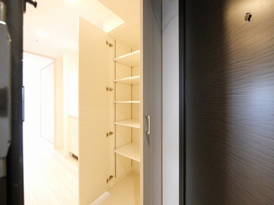 【収納】 | S-RESIDENCE難波大国町Deux | 十分な収納スペースがあります