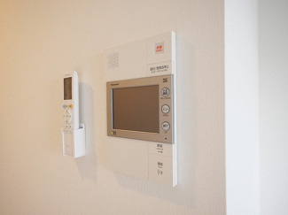 【セキュリティ】 | S-RESIDENCE難波大国町Deux | モニター付きインターホンです