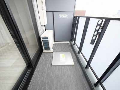 【バルコニー】 | S-RESIDENCE難波大国町Deux | バルコニーからの眺めを楽しみながら食事をしませんか