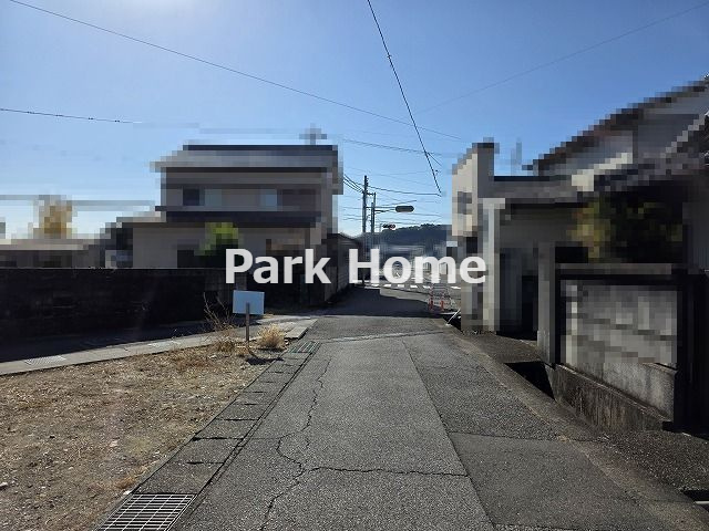 南国市大そね乙　新築戸建ての前面道路含む現地写真