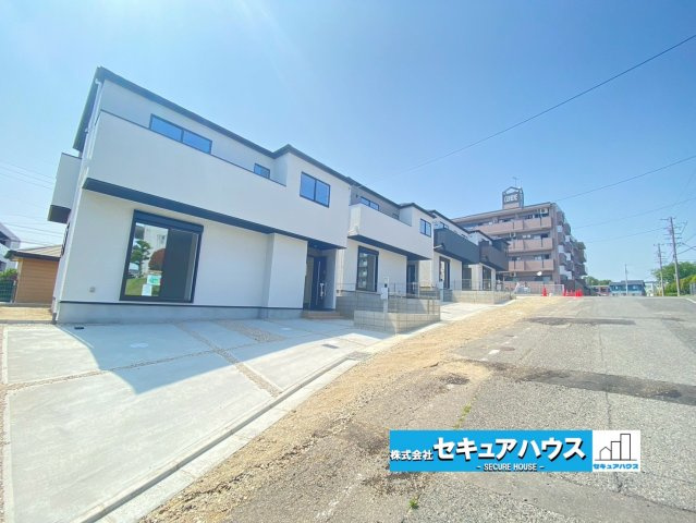 【今からご案内可能】大府市横根町名高 全4棟の前面道路含む現地写真|前面道路広いため駐車しやすいです。