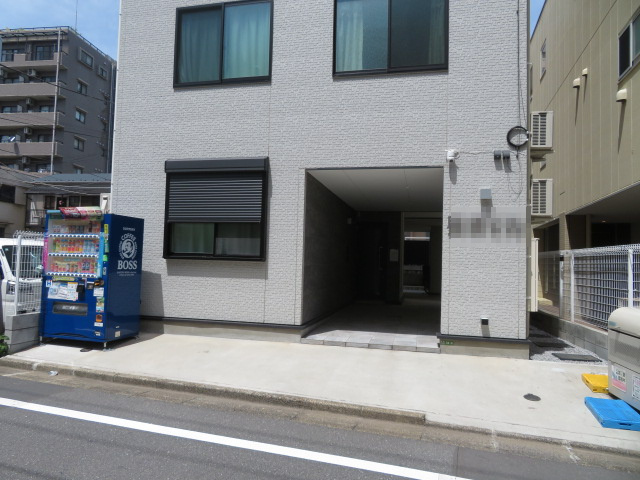 足立区梅島３丁目のビル