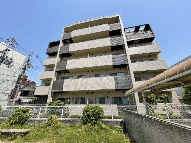 PINO甲東園の外観