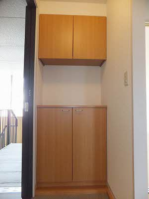 ミラベル焼山中央A棟の玄関