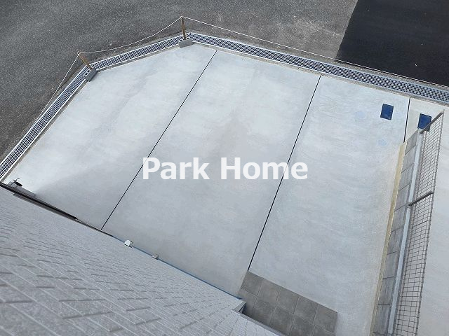 高知市高見町 ④　新築戸建ての駐車場