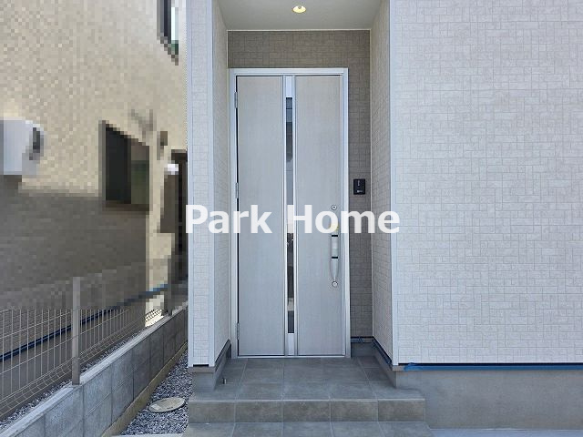 高知市高見町 ④　新築戸建ての玄関