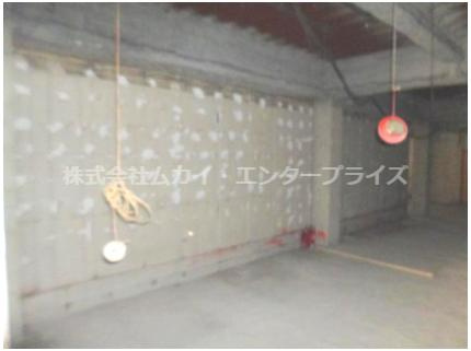 池田駅前ビルの内装