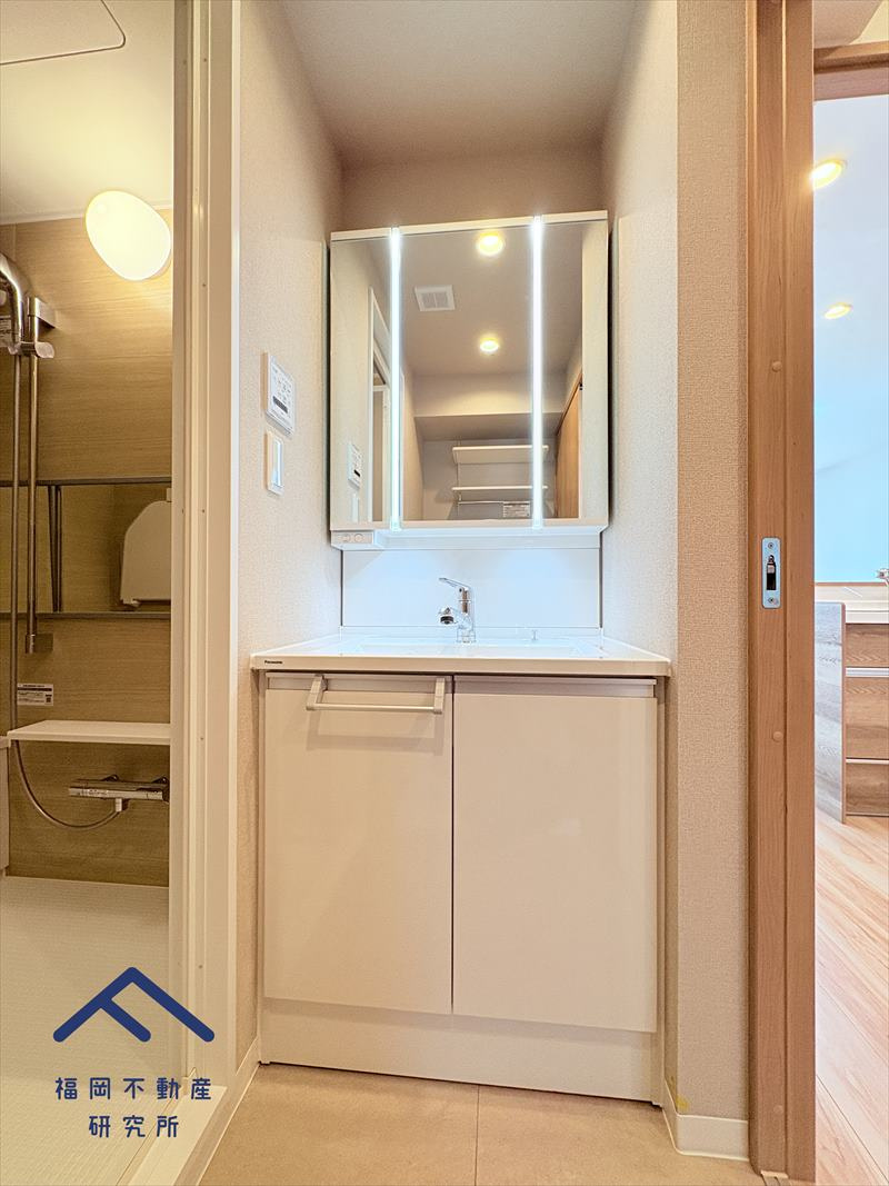 ロワールマンション和白5の独立洗面台