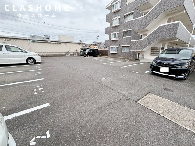 メゾンサルビア　　刈谷市近郊の賃貸はクラスホームの駐車場