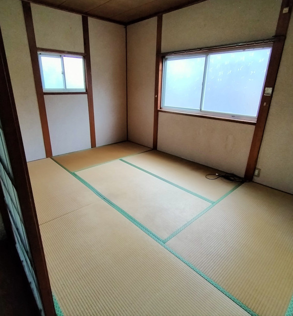 奈良県大和高田市市場一棟アパートの和室