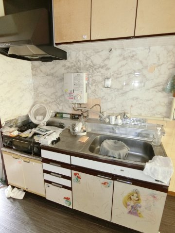 シルベーヌ大森のキッチン|キッチン　現状内装クリーニング前