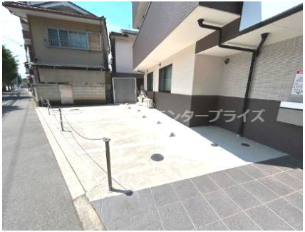 KYOTOHOUSE西京極の駐車場