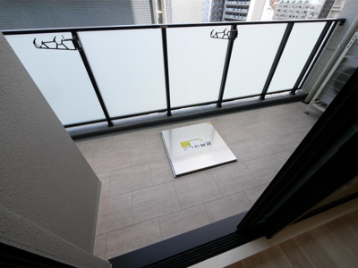 【バルコニー】 | エル・セレーノ新大阪北 | 開放的で明るい空間を演出してくれるバルコニーです