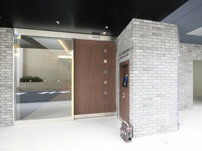 【エントランス】 | エル・セレーノ新大阪北 | 落ち着いたエントランスです