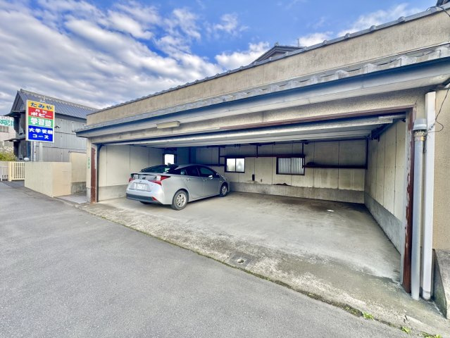 【二世帯住宅】筑西市甲中古戸建の駐車場
