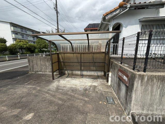 エミネンス駿河台の駐車場