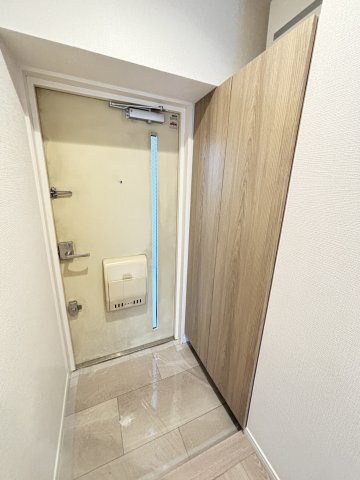 葛野ハイツの玄関