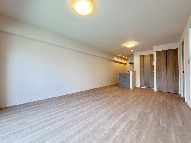 葛野ハイツの居間・リビング