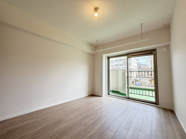 葛野ハイツの洋室