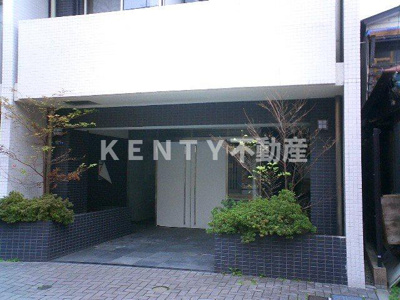 【エントランス】 | ラグジュアリーアパートメント品川シーサイド | 落ち着いたエントランスです