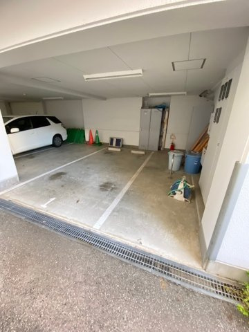 ＡＩＲＯＳＥ芦屋 の駐車場