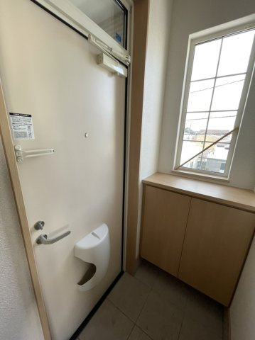 愛国ビレッジ６号館の玄関