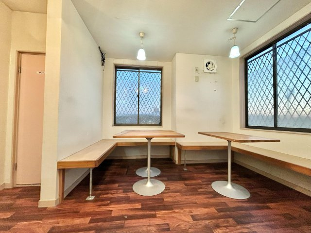 和歌山市津秦店舗の内装