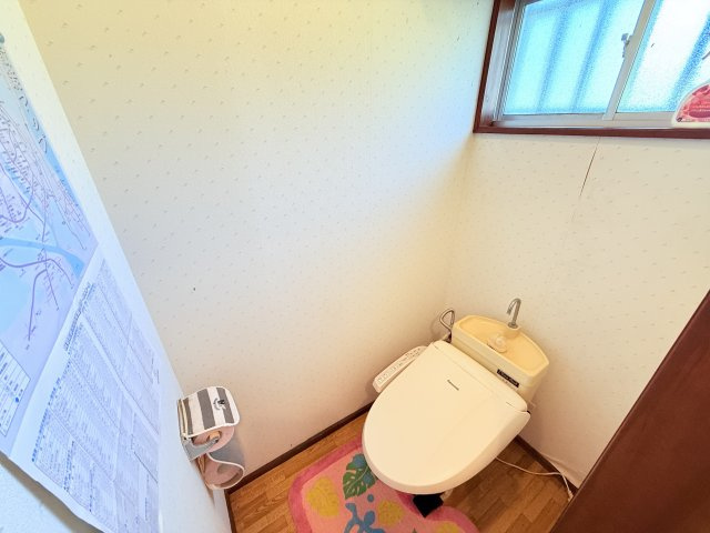 鉾田市二重作中古住宅のトイレ