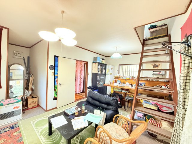 鉾田市二重作中古住宅の居間・リビング