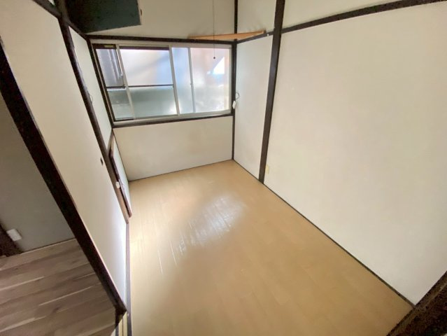 ひまわり荘の洋室