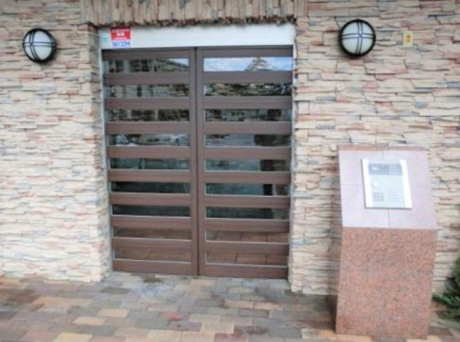 プリマヴェーラ諏訪野のエントランス|建物の内部です