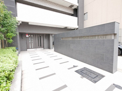 【エントランス】 | エスリード心斎橋EAST | ゆとりのあるエントランスです