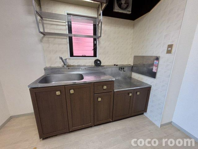 ﾌﾚｼｭｰﾙ・ﾄﾞｩ・ｱﾋﾞﾀｼｵﾝ　Ｄ棟のキッチン