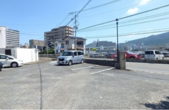 【駐車場】
