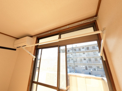 雨の日でも便利な室内物干し☆