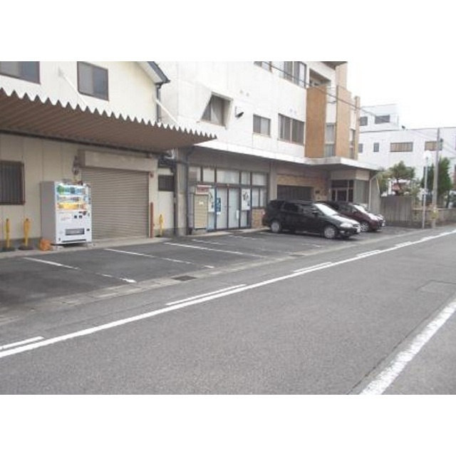 岐阜市加納本町８丁目の駐車場の外観