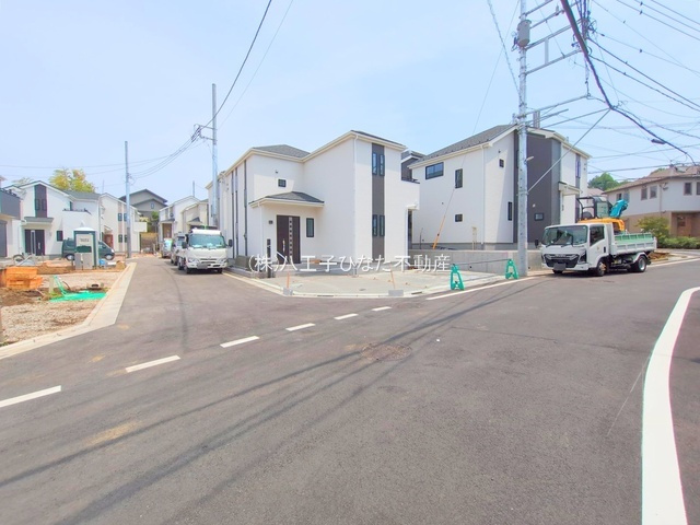 祝　成約済み　八王子市　大塚　新築戸建ての前面道路含む現地写真|～仲介手数料無料☆八王子ひなた不動産～　八王子市大塚　新築戸建て
