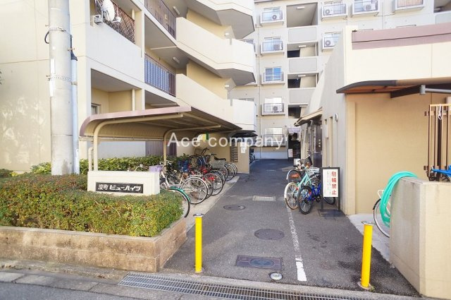 【エントランス】 | 流町ビューハイツ | スーパー＆ドラッグストア徒歩2分圏内です♪