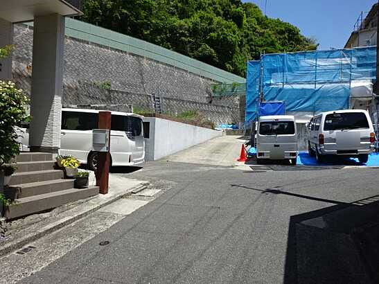 【前面道路含む現地写真】