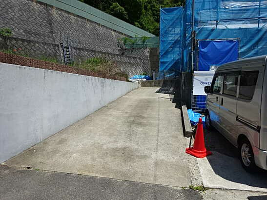 【前面道路含む現地写真】