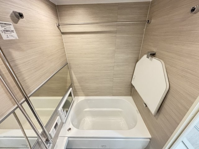 横型鏡と全面パネルで高級感があります！