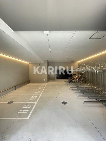 ArtizA京橋WESTの駐車場