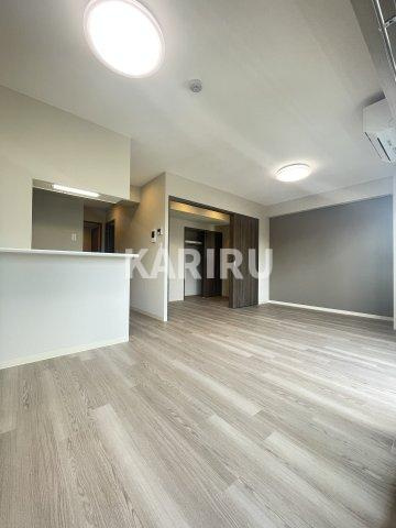 ArtizA京橋WESTの居間・リビング