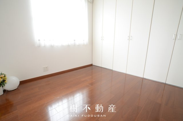 【洋室】 | 綾瀬市深谷中６丁目　中古戸建て【仲介手数料無料】 | 2階　洋室2（4.3帖）
