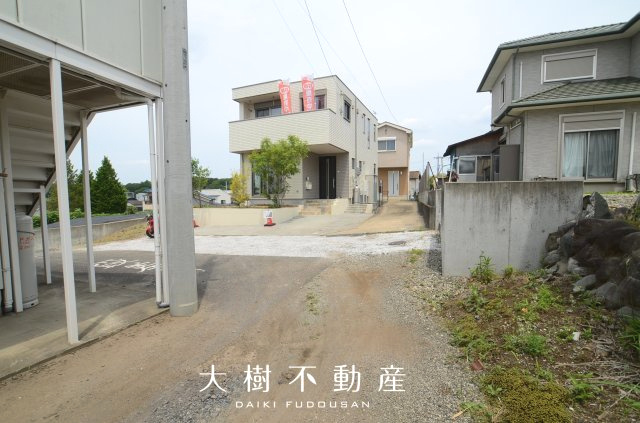 【前面道路含む現地写真】 | 綾瀬市深谷中６丁目　中古戸建て【仲介手数料無料】